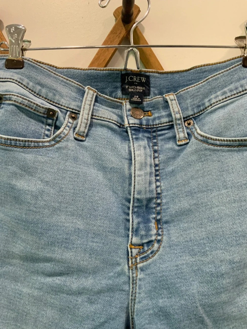 JCrew 9” Mid-Rise Skinny 28